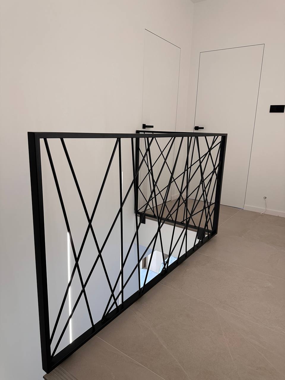 Balustrady stalowe Warszawa – czarne, malowane proszkowo